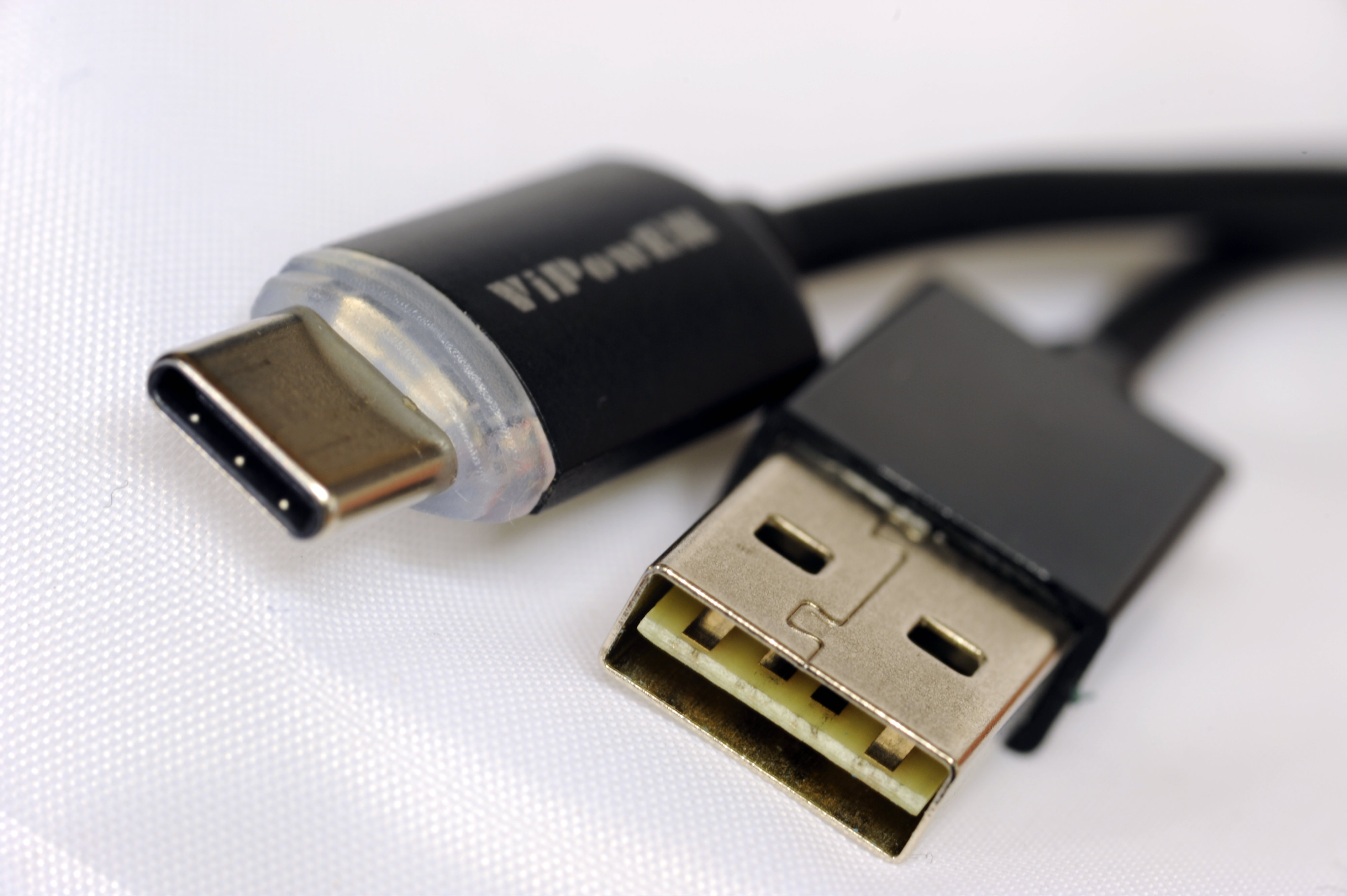 Тайпси аукс. Usb4 Type-c. USB тайп си. Type-c USB 2.0. Зарядка юсб тайп си.